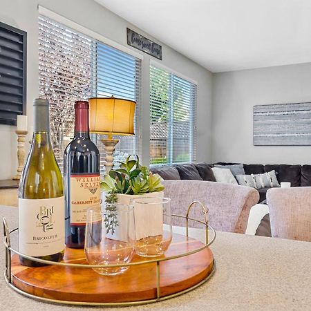 Brand New Listing - Windsor “Winetopia” Getaway 外观 照片