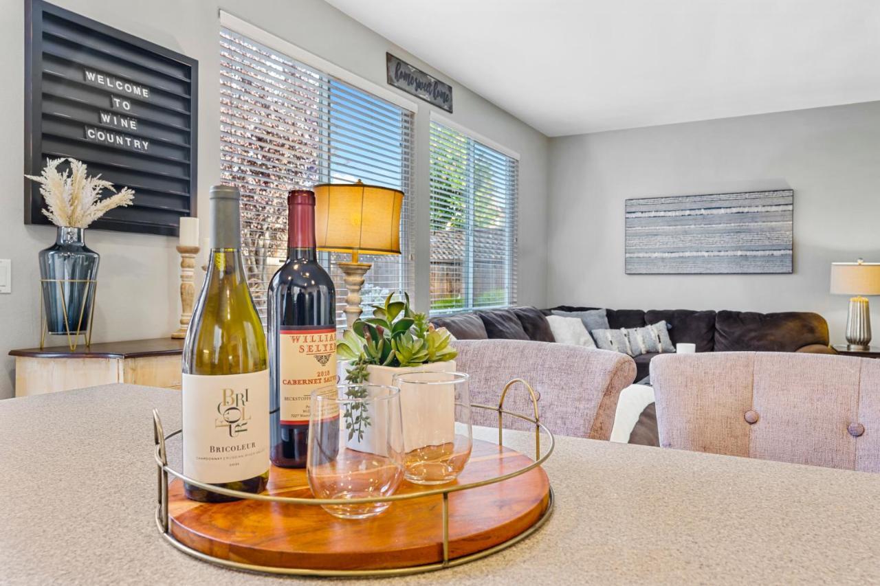 Brand New Listing - Windsor “Winetopia” Getaway 外观 照片