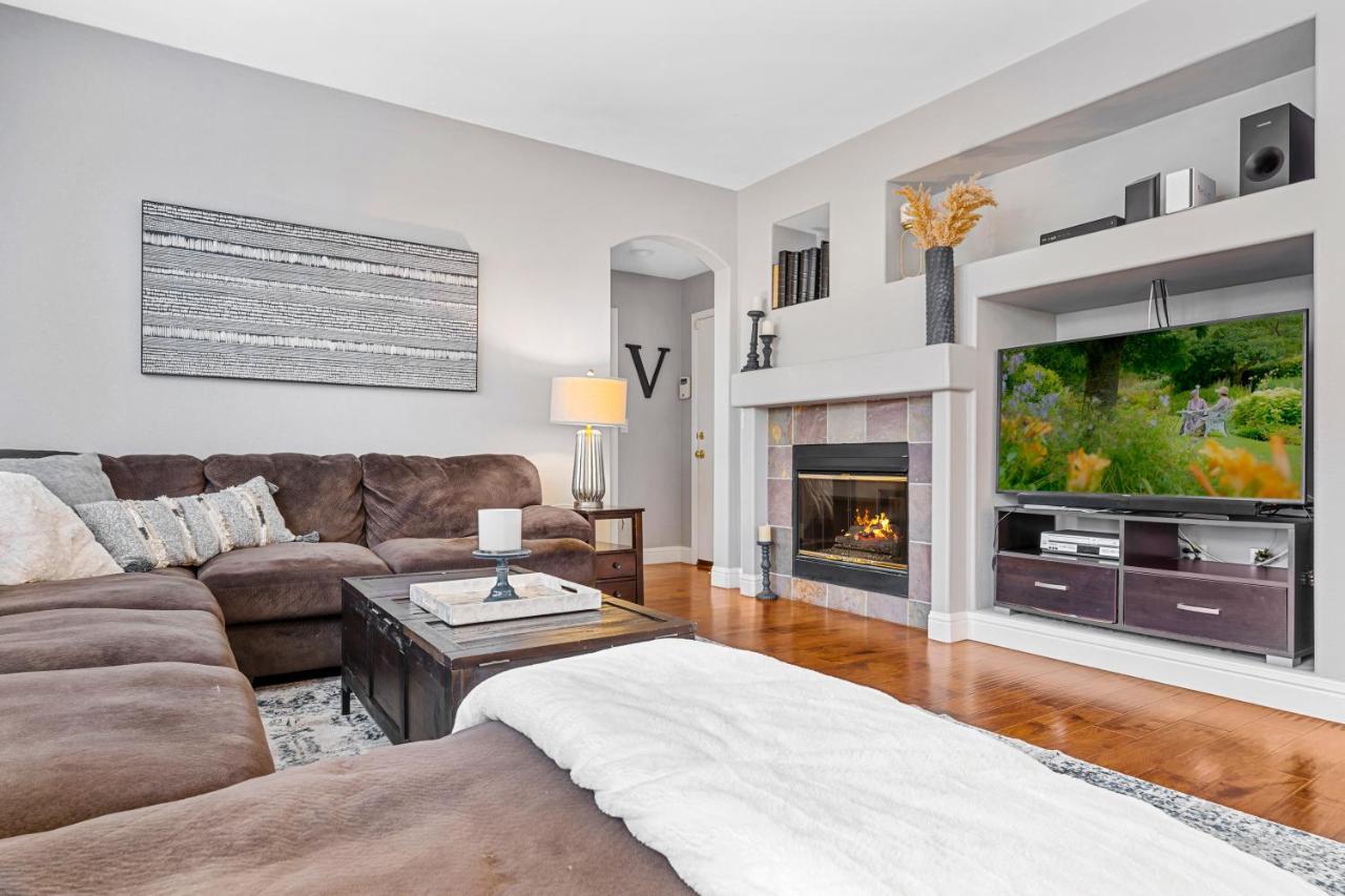 Brand New Listing - Windsor “Winetopia” Getaway 外观 照片