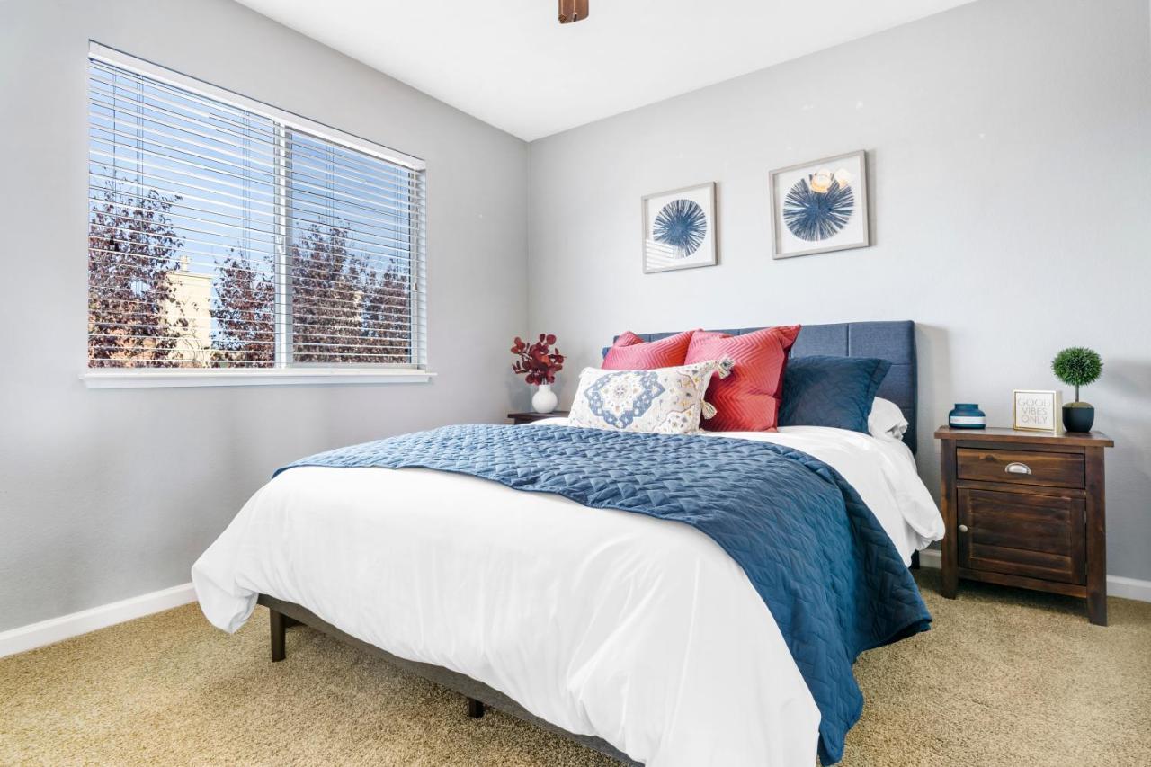 Brand New Listing - Windsor “Winetopia” Getaway 外观 照片